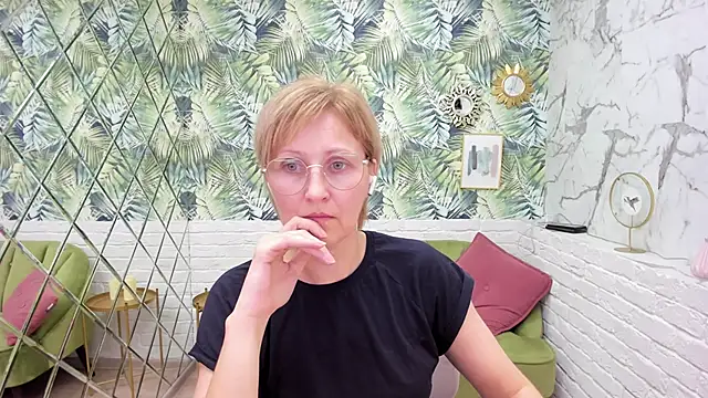 Paris Cherry online show from 11-04-25, 08:12