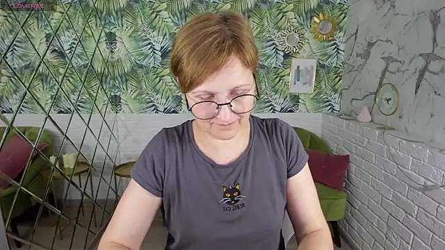 Snapshot of Paris_Cherry chatting on 03-08-25, 11:07 Paris Cherry online show from 03-08-25, 11:07