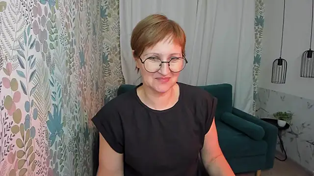 Snapshot of Paris_Cherry chatting on 02-20-25, 04:14 Paris Cherry online show from 02-20-25, 04:14