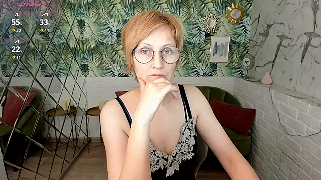 Snapshot of Paris_Cherry chatting on 05-10-26, 01:04 Paris Cherry online show from 05-10-26, 01:04