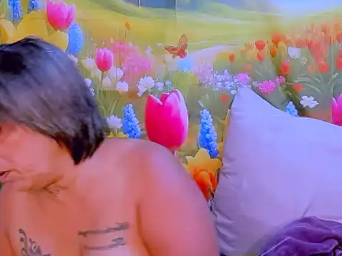 Snapshot of indianroxy chatting on 11-06-25, 04:22 indianroxy online show from 11-06-25, 04:22