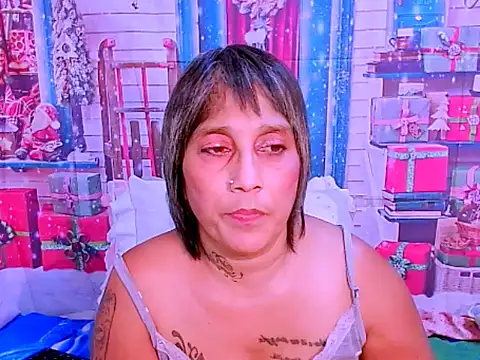 Snapshot of indianroxy chatting on 12-14-25, 10:26 indianroxy online show from 12-14-25, 10:26