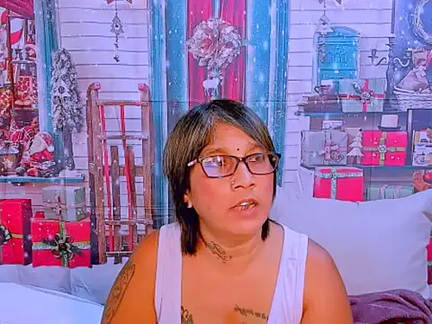 Snapshot of indianroxy chatting on 11-28-25, 06:24 indianroxy online show from 11-28-25, 06:24