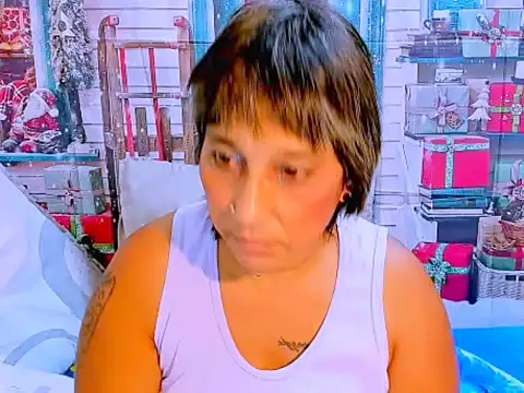 Snapshot of indianroxy chatting on 12-18-25, 06:51 indianroxy online show from 12-18-25, 06:51