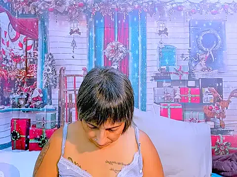 Snapshot of indianroxy chatting on 12-14-25, 09:26 indianroxy online show from 12-14-25, 09:26