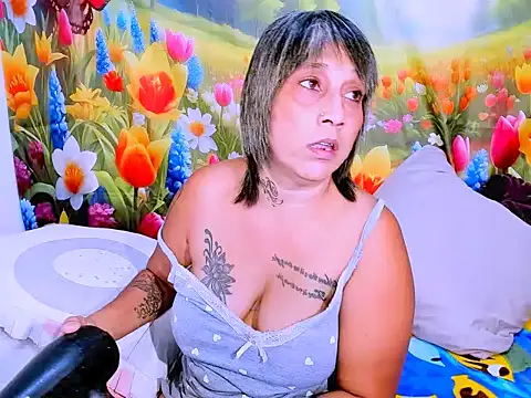 Snapshot of indianroxy chatting on 02-14-26, 08:03 indianroxy online show from 02-14-26, 08:03