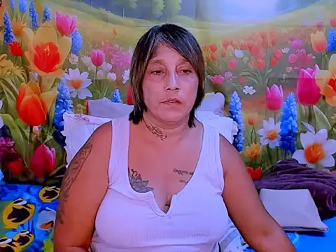 Snapshot of indianroxy chatting on 11-12-25, 04:44 indianroxy online show from 11-12-25, 04:44