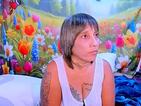 Snapshot of indianroxy chatting on 01-12-26, 04:25 indianroxy online show from 01-12-26, 04:25