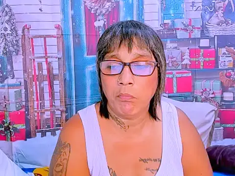 Snapshot of indianroxy chatting on 12-20-25, 09:17 indianroxy online show from 12-20-25, 09:17