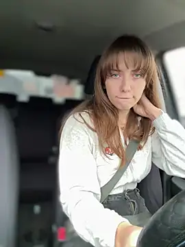 Snapshot of MariiD chatting on 10-31-25, 08:00 MariiD online show from 10-31-25, 08:00