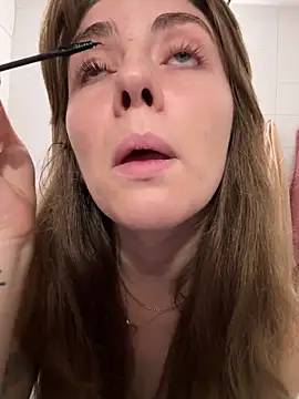 Snapshot of MariiD chatting on 12-01-25, 11:44 MariiD online show from 12-01-25, 11:44