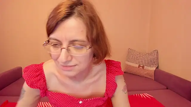 Snapshot of MarilynDream chatting on 05-18-26, 03:39 MarilynDream online show from 05-18-26, 03:39