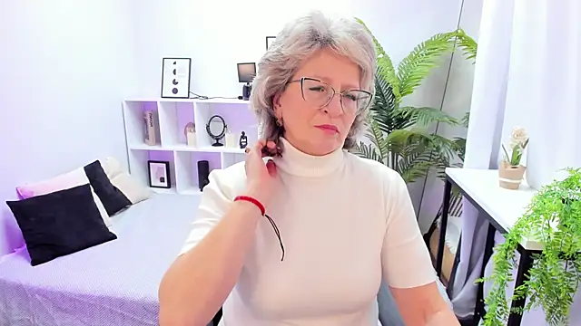 EvelynJoyful online show from 10-27-25, 05:08