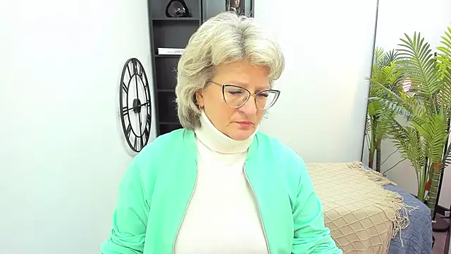 EvelynJoyful online show from 01-13-26, 05:22