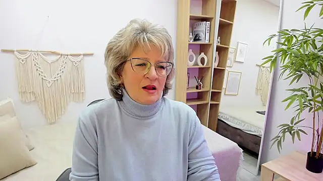 EvelynJoyful online show from 10-21-25, 05:07