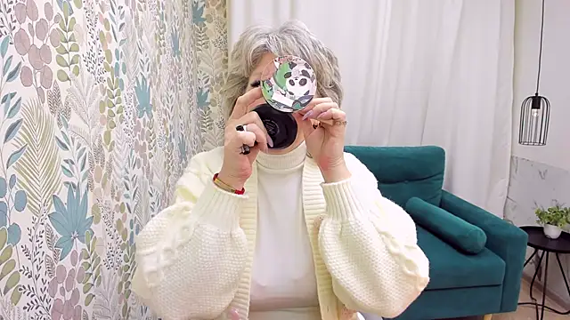 EvelynJoyful online show from 02-06-26, 05:14