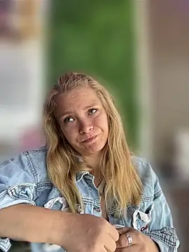 AnastasiaAniess online show from 04-09-26, 08:42