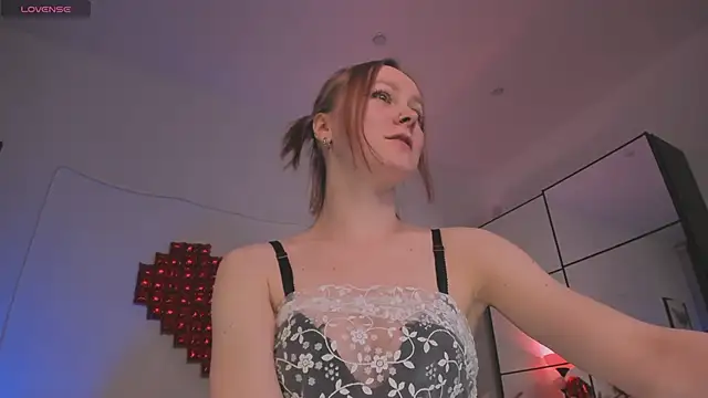 LilianKroft online show from 02-10-26, 05:34