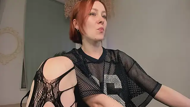 Snapshot of LilianKroft chatting on 06-23-26, 12:14 LilianKroft online show from 06-23-26, 12:14
