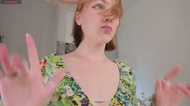 Snapshot of LilianKroft chatting on 05-31-26, 12:11 LilianKroft online show from 05-31-26, 12:11