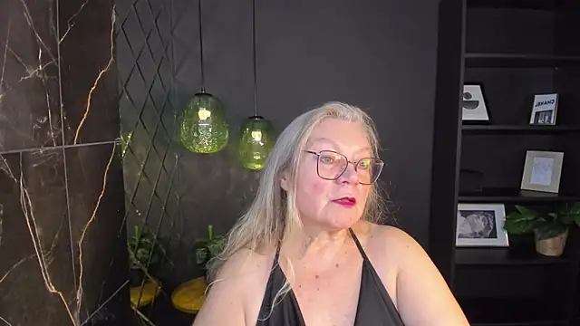 NataliMellow online show from 11-17-25, 01:15