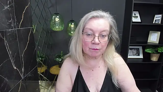 Snapshot of NataliMellow chatting on 02-25-25, 01:10 NataliMellow online show from 02-25-25, 01:10