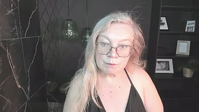 Snapshot of NataliMellow chatting on 10-10-25, 01:12 NataliMellow online show from 10-10-25, 01:12