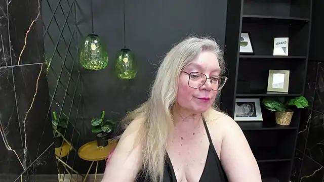 Snapshot of NataliMellow chatting on 03-15-25, 04:32 NataliMellow online show from 03-15-25, 04:32