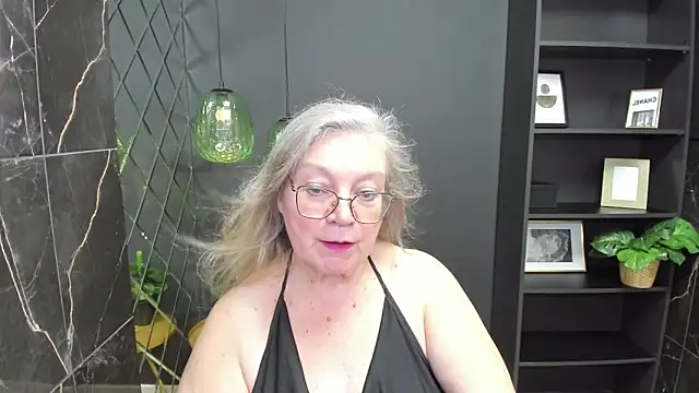 Snapshot of NataliMellow chatting on 09-11-25, 01:22 NataliMellow online show from 09-11-25, 01:22