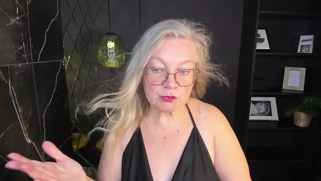 Snapshot of NataliMellow chatting on 10-07-25, 01:01 NataliMellow online show from 10-07-25, 01:01