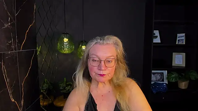 NataliMellow online show from 11-13-25, 01:04