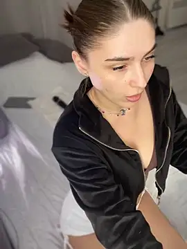 Snapshot of so_cutes chatting on 02-25-25, 10:26 so cutes online show from 02-25-25, 10:26