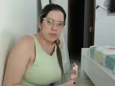 Snapshot of ashlymoon chatting on 02-24-25, 10:36 ashlymoon online show from 02-24-25, 10:36
