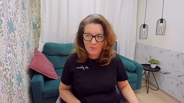 LeaPure online show from 01-10-26, 05:14