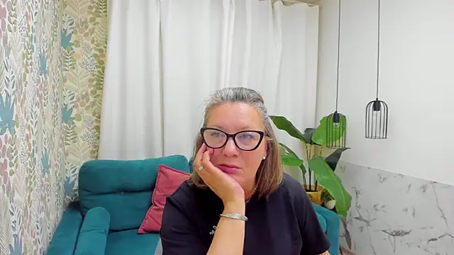 Snapshot of LeaPure chatting on 07-19-26, 05:05 LeaPure online show from 07-19-26, 05:05