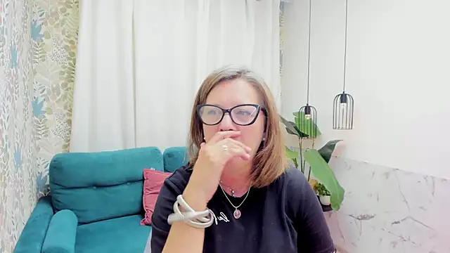 Snapshot of LeaPure chatting on 08-01-26, 05:16 LeaPure online show from 08-01-26, 05:16
