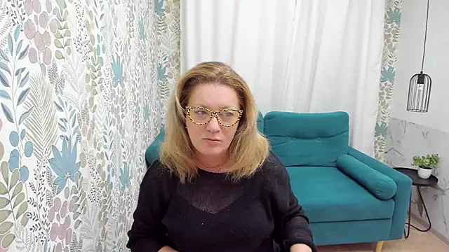 LeaPure online show from 03-08-25, 05:17