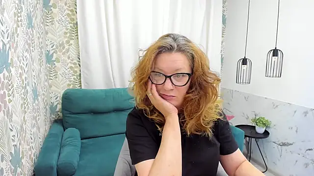 Snapshot of LeaPure chatting on 06-20-26, 05:12 LeaPure online show from 06-20-26, 05:12