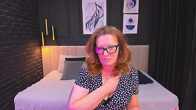 LeaPure online show from 03-17-26, 04:32