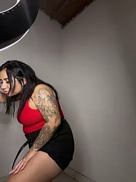 Snapshot of halana_squirts chatting on 04-26-26, 09:50 halana squirts online show from 04-26-26, 09:50