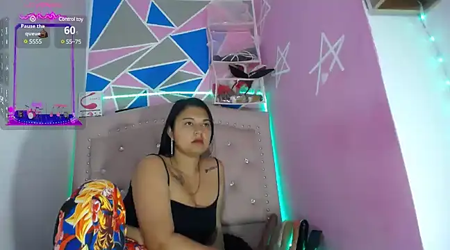 Snapshot of violetaass chatting on 03-14-25, 11:32 violetaass online show from 03-14-25, 11:32