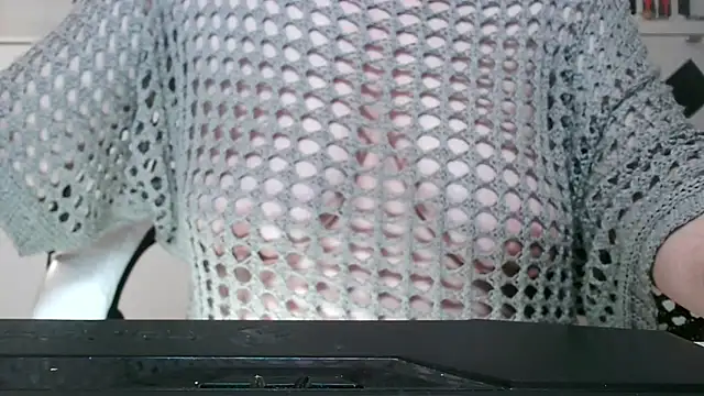 Snapshot of heidi60 chatting on 12-14-24, 06:52 heidi60 online show from 12-14-24, 06:52