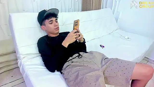 Snapshot of AmazingPartys chatting on 02-20-26, 02:41 AmazingPartys online show from 02-20-26, 02:41