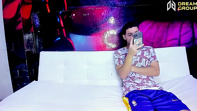 AmazingPartys online show from 11-18-25, 01:14