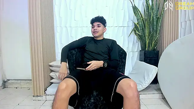 Snapshot of AmazingPartys chatting on 02-26-26, 02:06 AmazingPartys online show from 02-26-26, 02:06