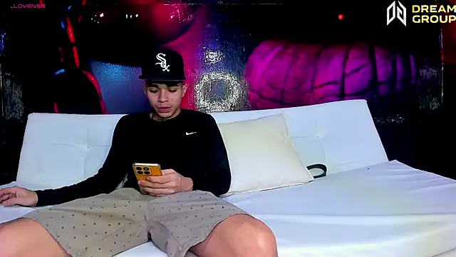 Snapshot of AmazingPartys chatting on 01-15-26, 07:28 AmazingPartys online show from 01-15-26, 07:28