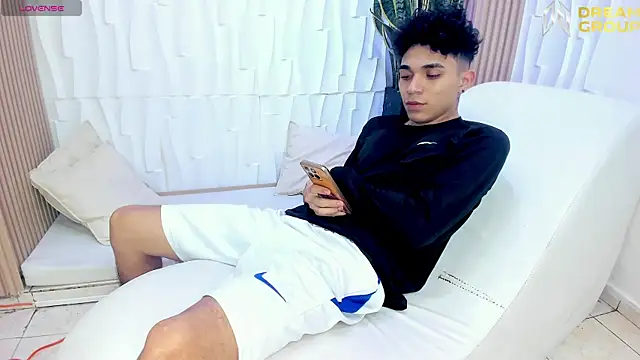 Snapshot of AmazingPartys chatting on 03-02-26, 02:56 AmazingPartys online show from 03-02-26, 02:56