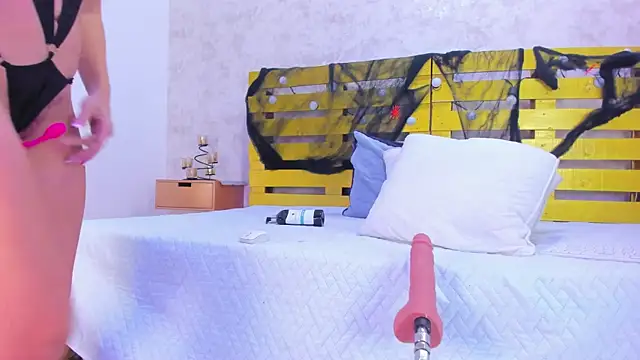 cristinapuerta  online show from 10-31-25, 02:52