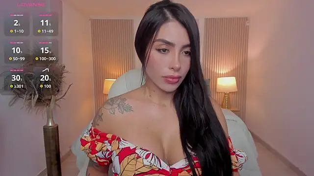 Snapshot of Sarah_Stone_ chatting on 04-11-26, 08:23 Sarah Stone online show from 04-11-26, 08:23