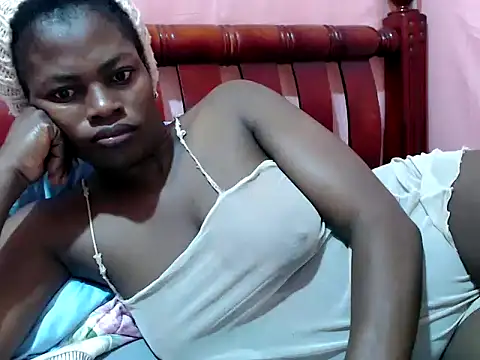 Snapshot of mbokosquad chatting on 12-20-25, 05:32 mbokosquad online show from 12-20-25, 05:32